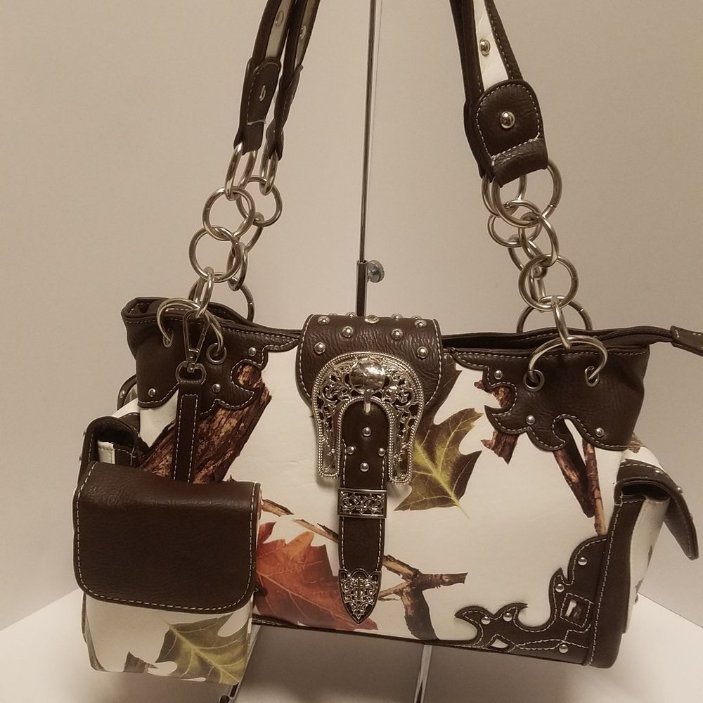 CAMOUFLAGE RHINESTONE BUCKLE SHOULDER BAG